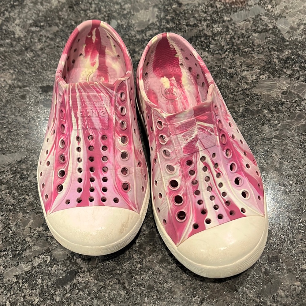 Native Jefferson Purple toddler size 8
